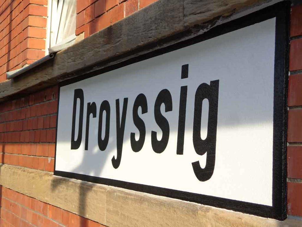 Bahnhof Droyssig - Uebernachten Im Denkmal Екстер'єр фото